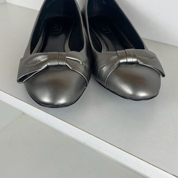 Ann Taylor LOFT Bow Accent Micro Wedge Flats 6 - Picture 12 of 16